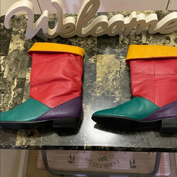 Joyce Peter Pan Style Colorful Women's Boots - Size 9 EUC - Easy slip on / off - Picture 3 of 15